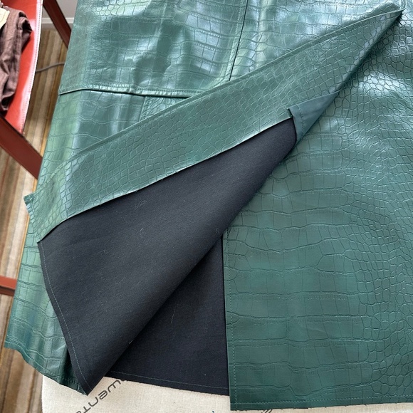 Mijeong Park - Deep Green Crocodile Embossed Faux Leather Skirt - Size L - Picture 8 of 16